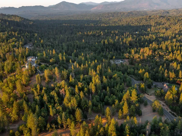 192 Needlewood Dr, Grants Pass, OR 97526