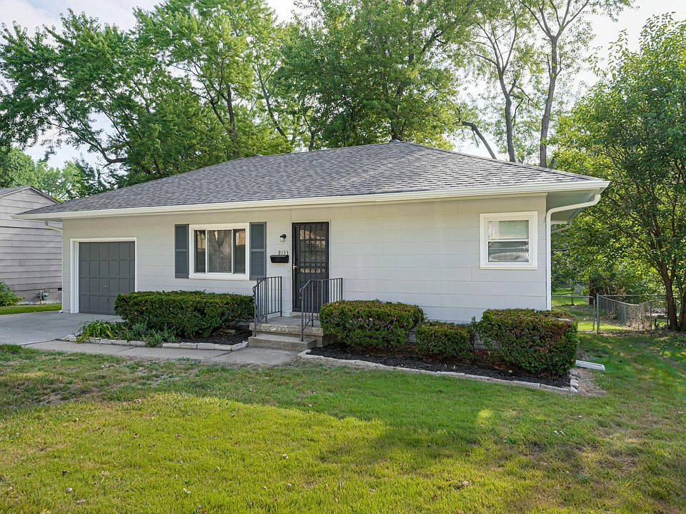 8133 Walmer Ln, Overland Park, KS 66204 Zillow