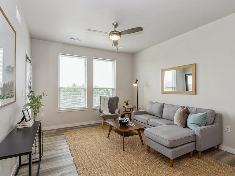 NewBo Lofts — Photo 21