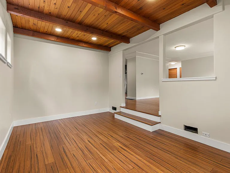 5125 NE Mason Ct — Photo 11