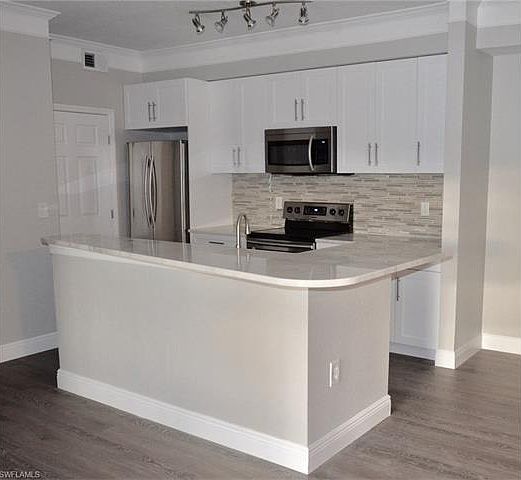 1st image of 11500 Villa Grand APT 320