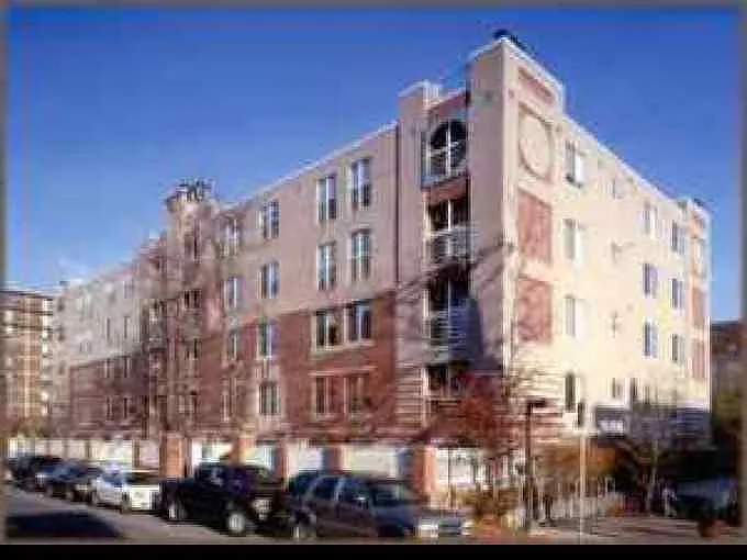 332 Franklin St — Photo 1