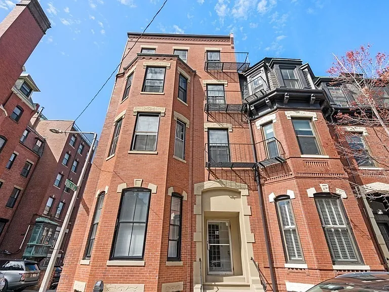 14 Gloucester St #3B — Photo 8