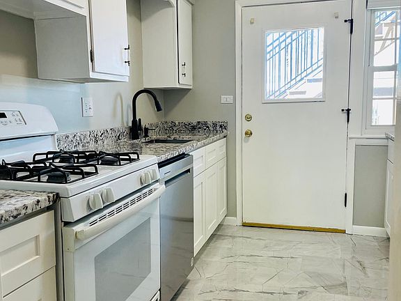 2nd image of 914 W Saint James St #1
