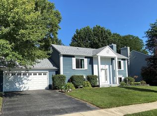 2920 Evergreen Ln, Aurora, IL 60502