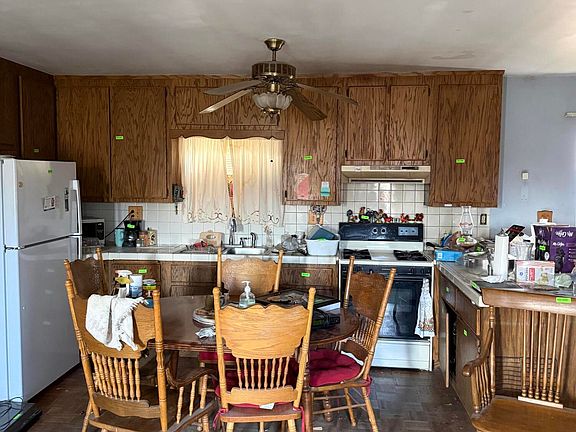 3rd image of 240 E Palmdale St