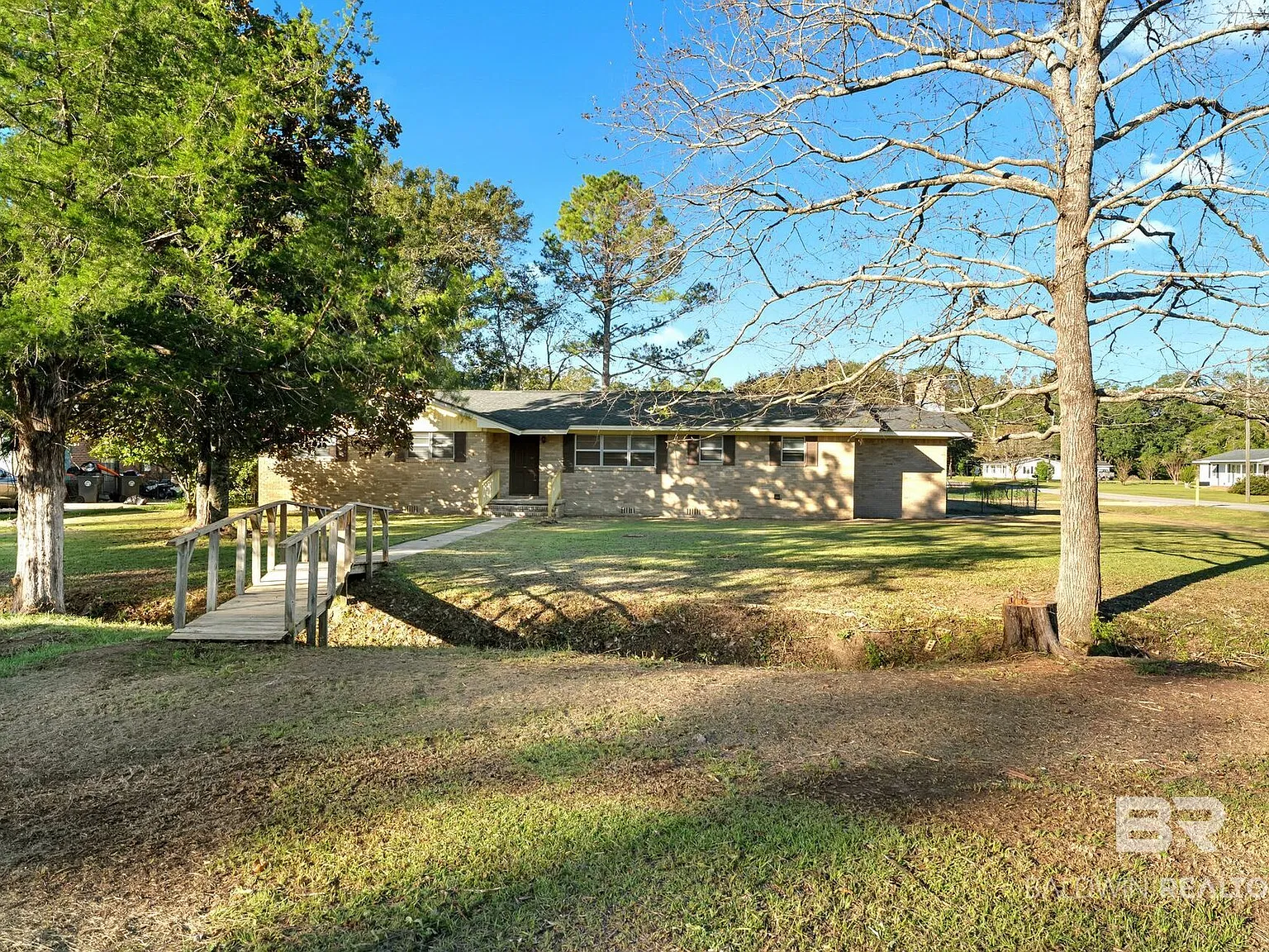 4 bed, 2.0 bath, 1903 sqft, $1,950 — Photo 2