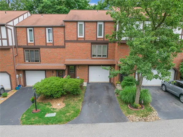 104 Little Hollow Dr, Sewickley, PA 15143
