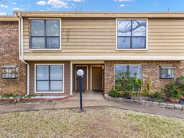 View of townhome / multi-family property