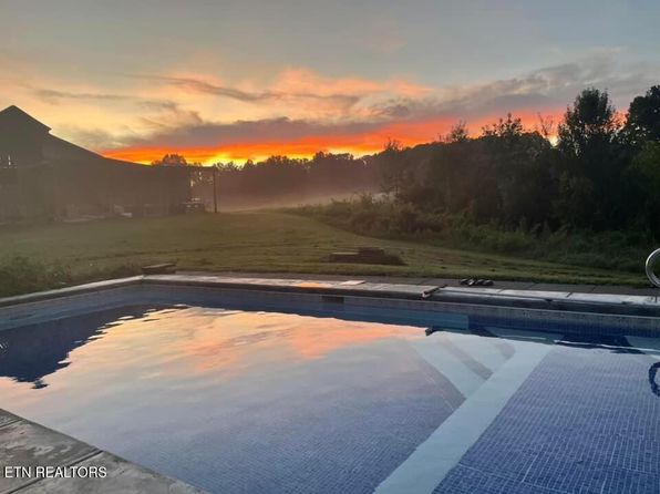 1058 Thorn Grove Pike, Strawberry Plains, TN 37871