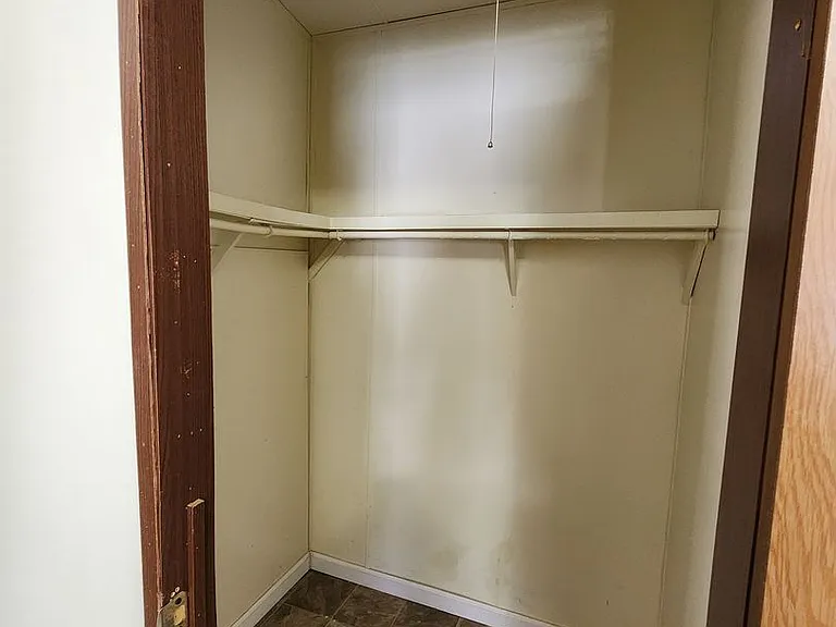 944 Hollywood Dr — Photo 13