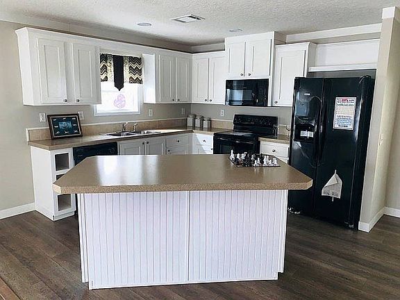 2nd image of 10 Pelican Dr