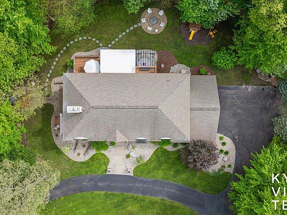 2nd image of 4608 Old Grand River Trl NE
