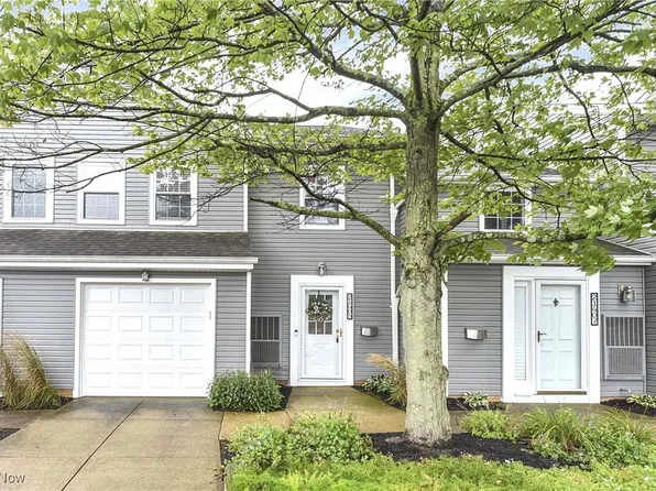 21405 Cherry Way #13, Rocky River, OH 44116