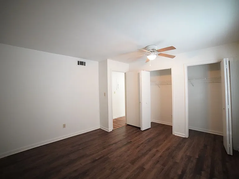 2555 Chateau Ln — Photo 10