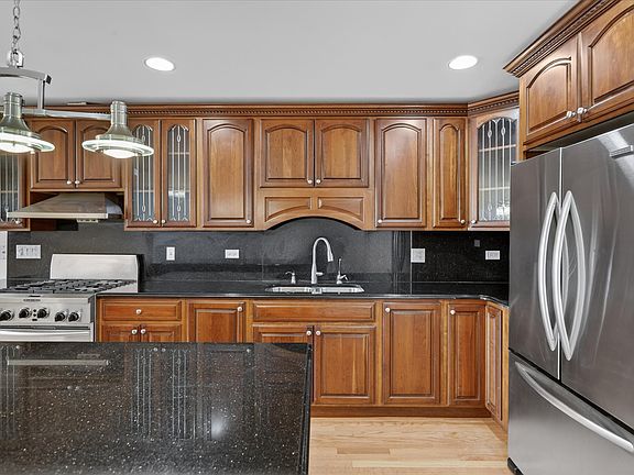 3rd image of 7036 W Cermak Rd #2