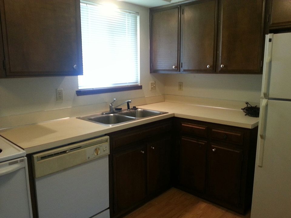 2nd image of 1363 Liberty St NE