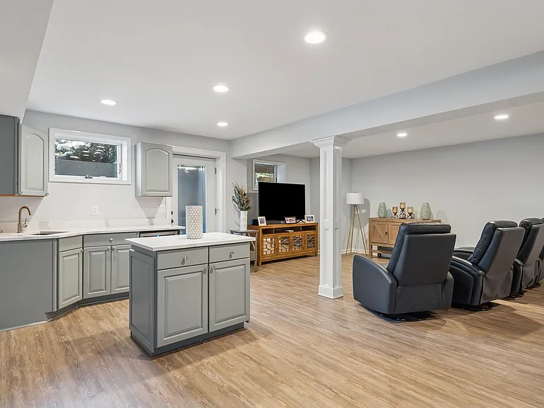 47 Bathing Beach Rd — Photo 17