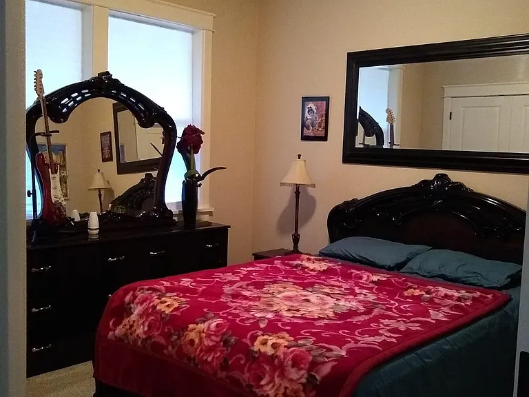 Bedroom 5 in main floor