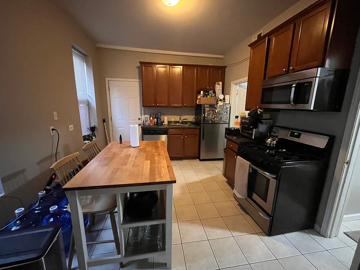 Building Photo - 2039 N Honore St #2R