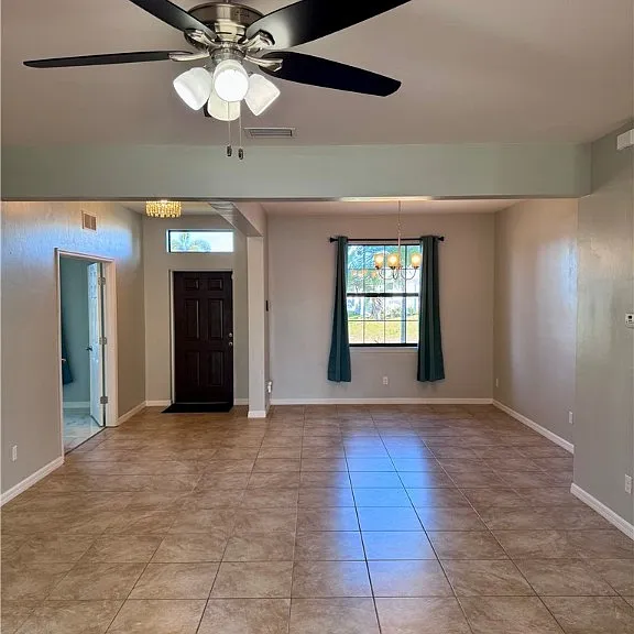 2322 SW 27th St — Photo 5