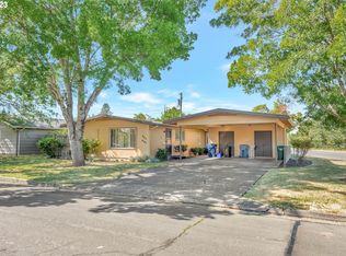 885/895 E 36th Pl, Eugene, OR