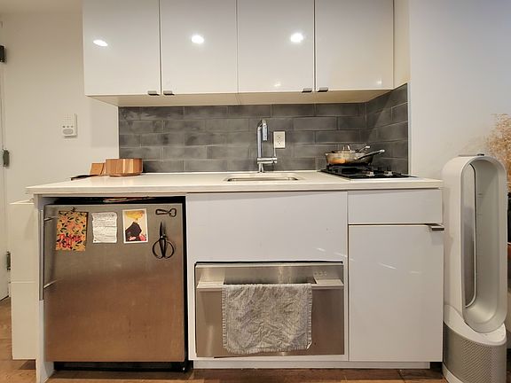 3rd image of 511 E 12th St APT 6R