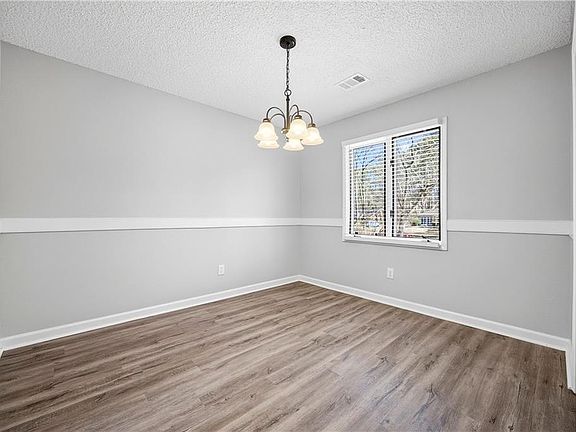 5th image of 10090 Timberstone Rd