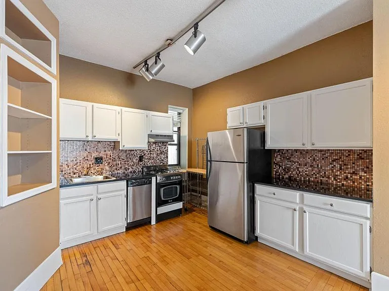 609 S 9th St #8 — Photo 3