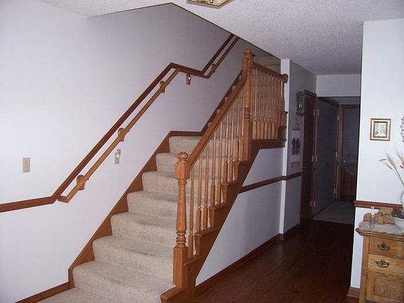 5th image of 209 Stone Manor Cir