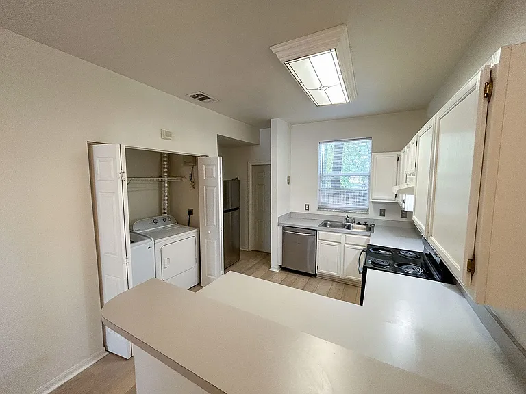 4415 SW 34th St #803 — Photo 8