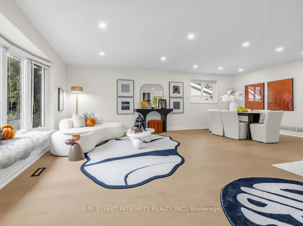 157 Orchard Heights Blvd, Aurora, ON L4G 3A3