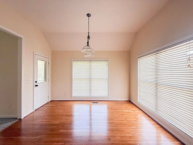 4565 Twin Creeks Dr — Photo 9