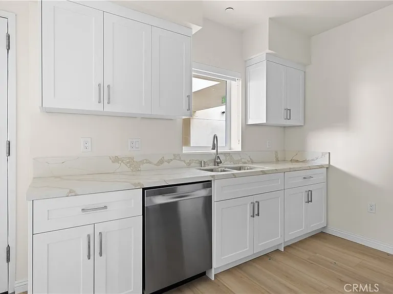 1818 S Norton Ave #309 — Photo 11