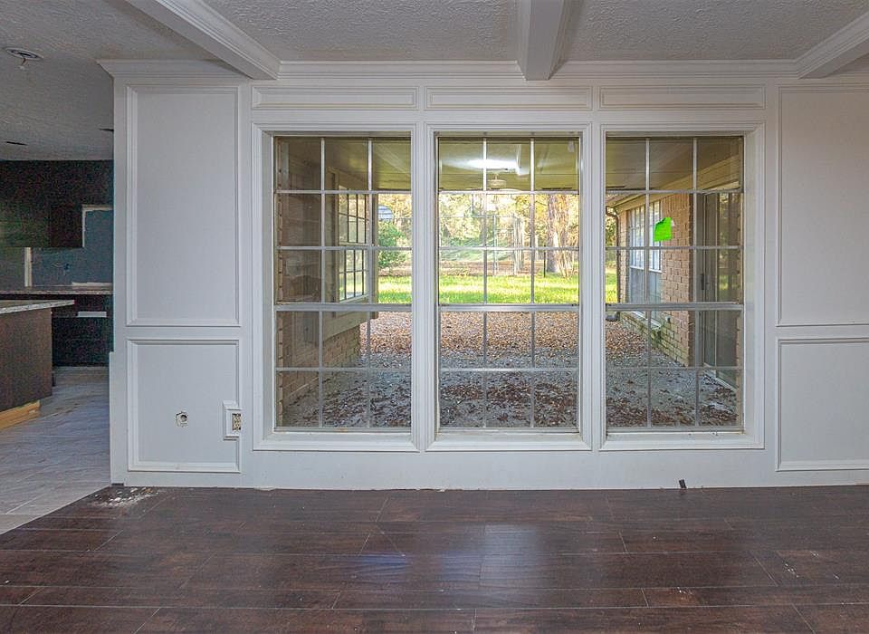 1st image of 2327 Kings Forest Dr