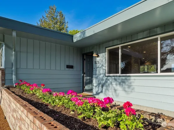 1123 Loraine Street, Enumclaw, WA 98022