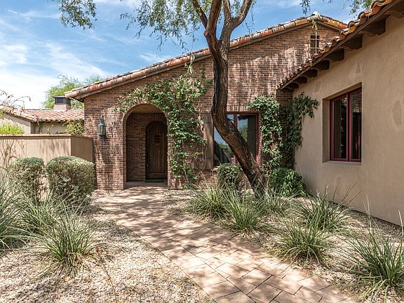 2nd image of 3044 S Primrose Ct