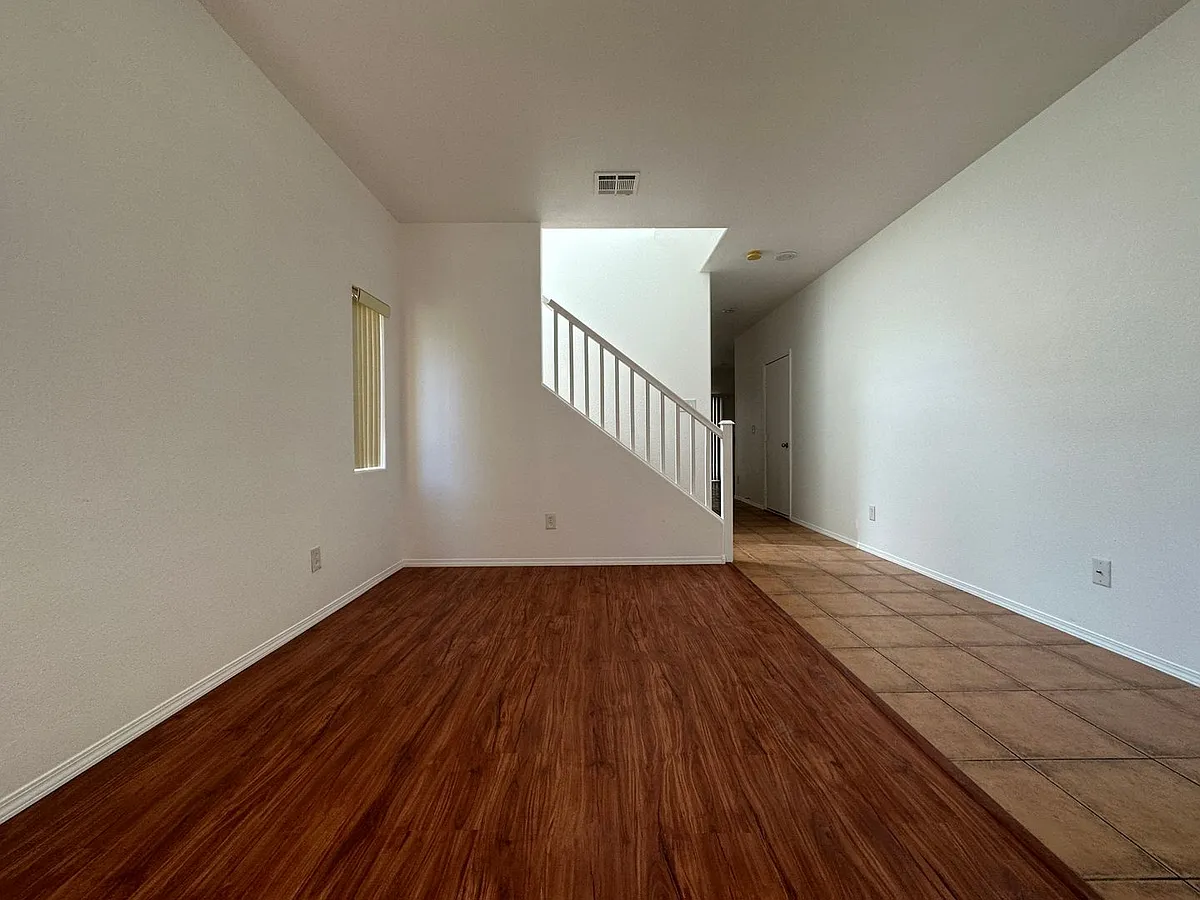 Building Photo - 10541 Kivas Ct