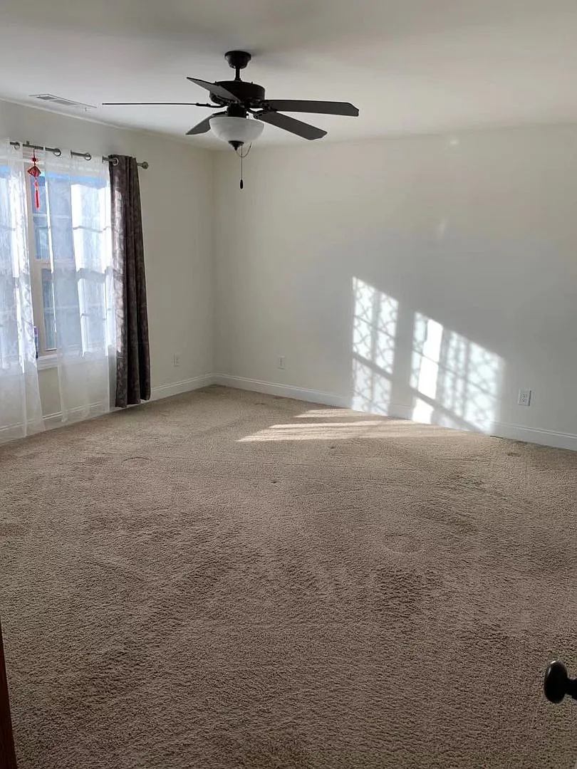 2037 Stephanie Court — Photo 4