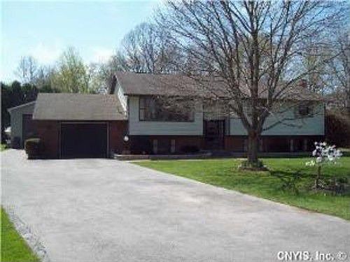 1st image of 4 Martha Ln