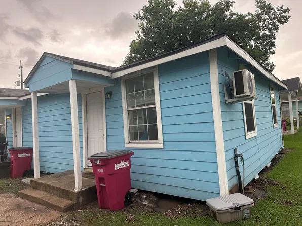 1016 W 5th St #1014, Freeport, TX 77541