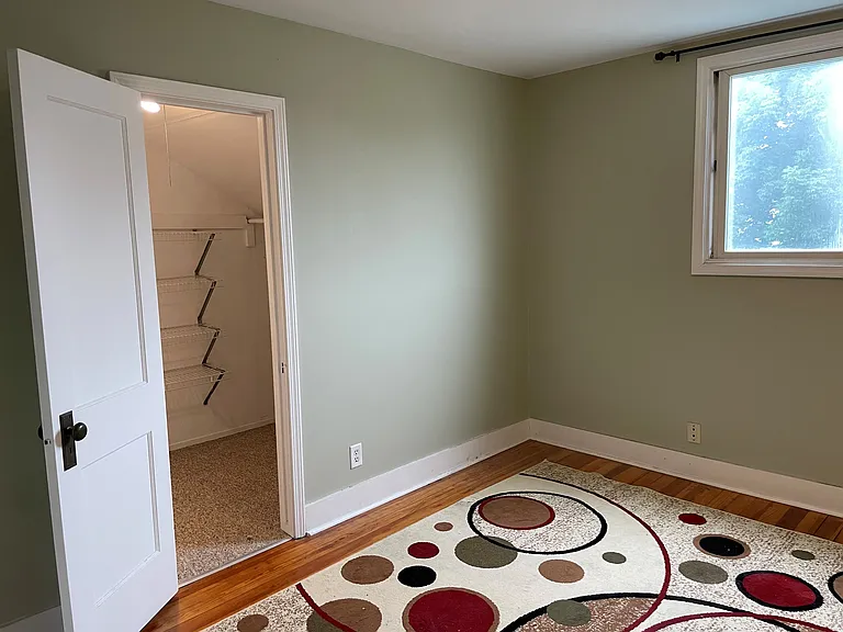 1129 1/2 Pennoyer Ct — Photo 11