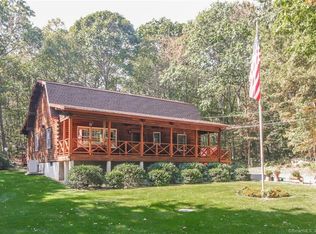 124 Wedgewood Dr, Watertown, CT 06795