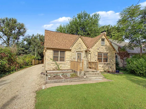 2001 Casement Rd, Manhattan, KS 66502