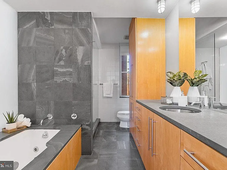 1942 Calvert St NW #3 — Photo 6