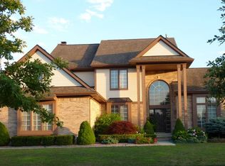 48515 Gladstone Rd, Canton, MI 48188