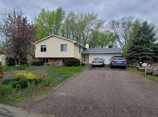 1470 Cardinal Ln, Chaska, MN 55318