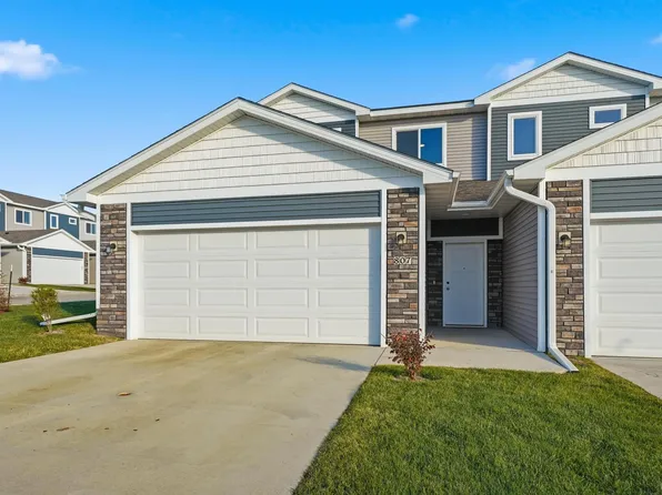 807 Campusside Pl, Norwalk, IA 50211