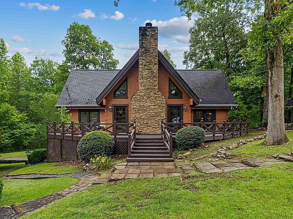 3rd image of 400 Deer Trace Ln