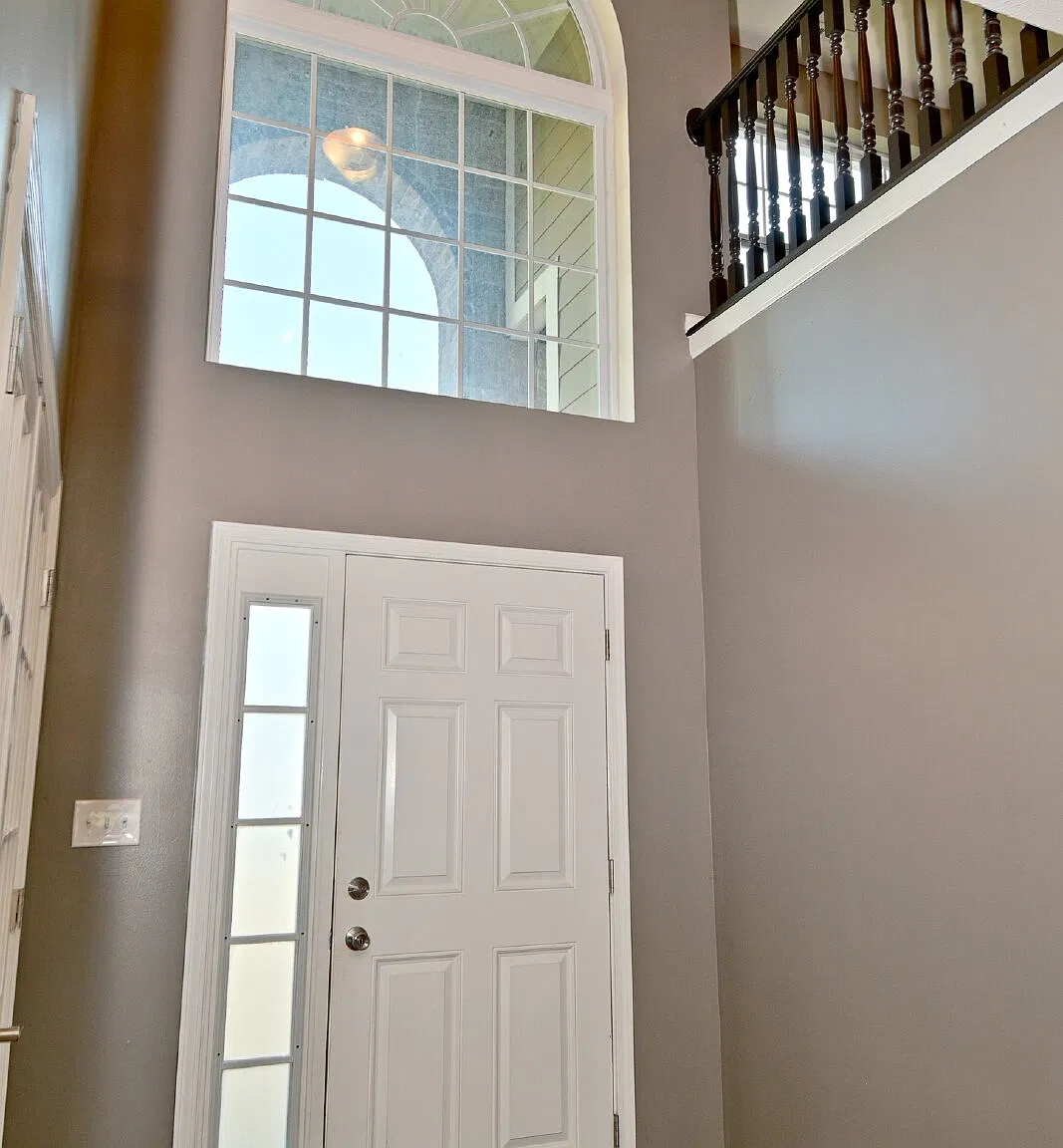 3 bed, 2.5 bath, 2518 sqft, $2,600 — Photo 3